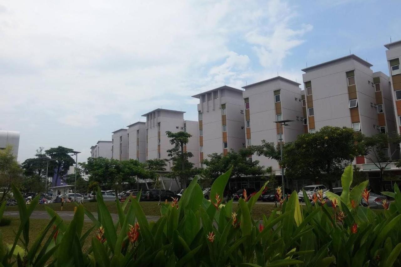 Barata Hotel Near Bandara Soekarno Hatta Tangerang Luaran gambar