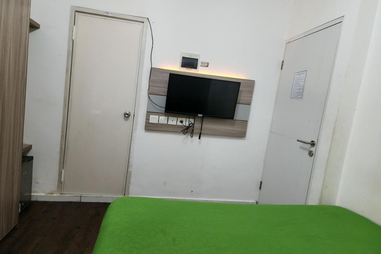 Barata Hotel Near Bandara Soekarno Hatta Tangerang Luaran gambar